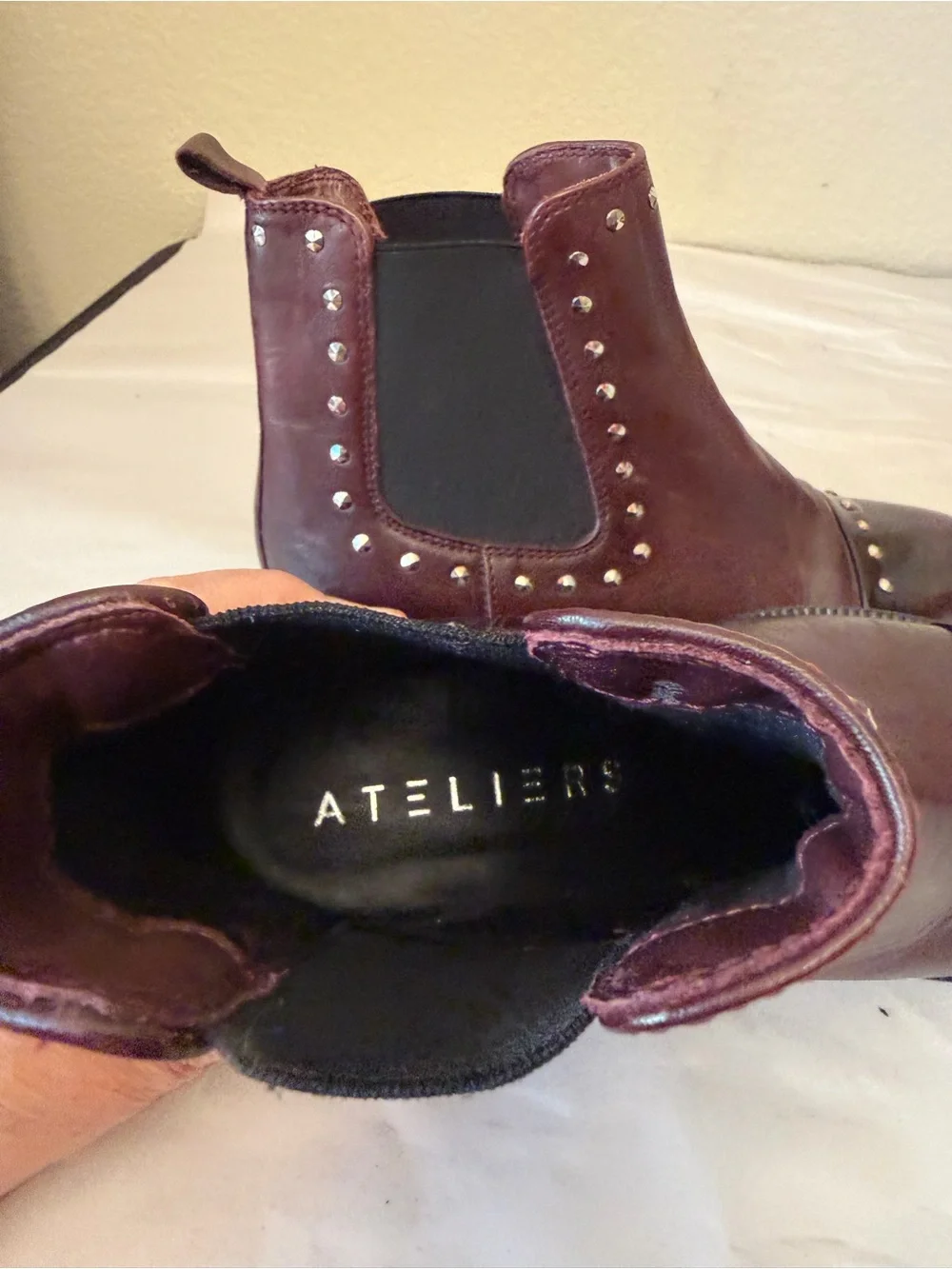 Ateliers burgundy leather